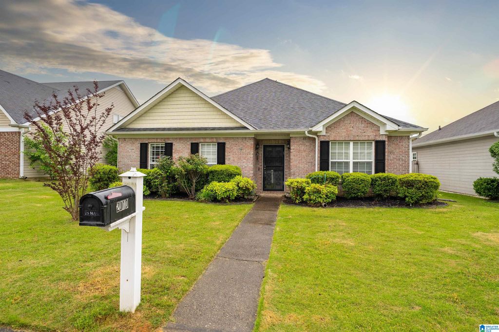 2010 PLANTATION PARKWAY, Moody, AL 35004
