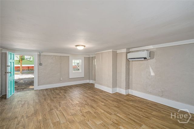 404 E 31st Street, Savannah, GA 31401