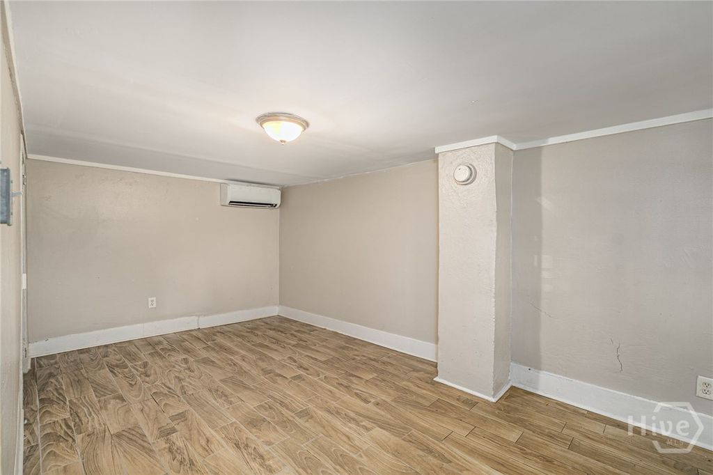 Image 10 of property listing at 404 E 31st Street, Savannah, GA 31401