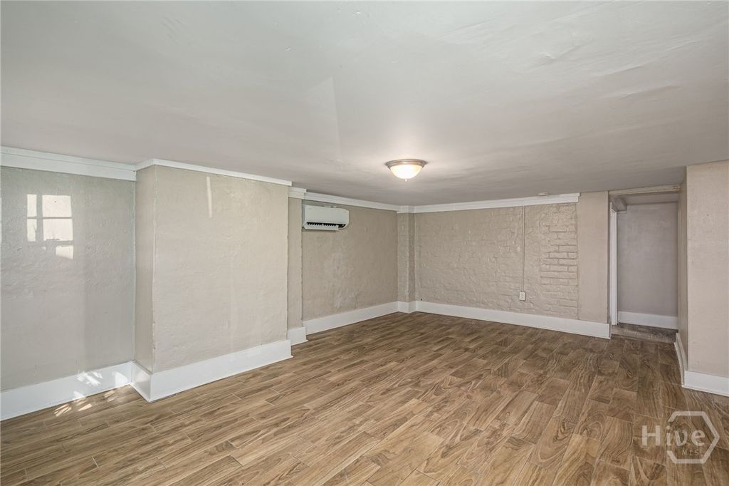 Image 7 of property listing at 404 E 31st Street, Savannah, GA 31401