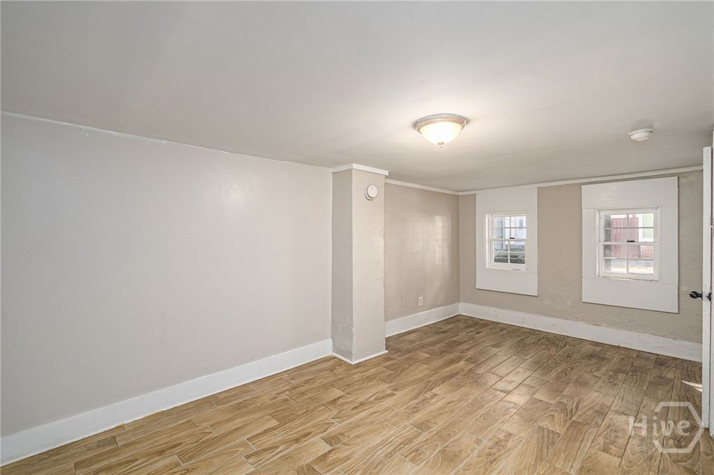 Image 9 of property listing at 404 E 31st Street, Savannah, GA 31401