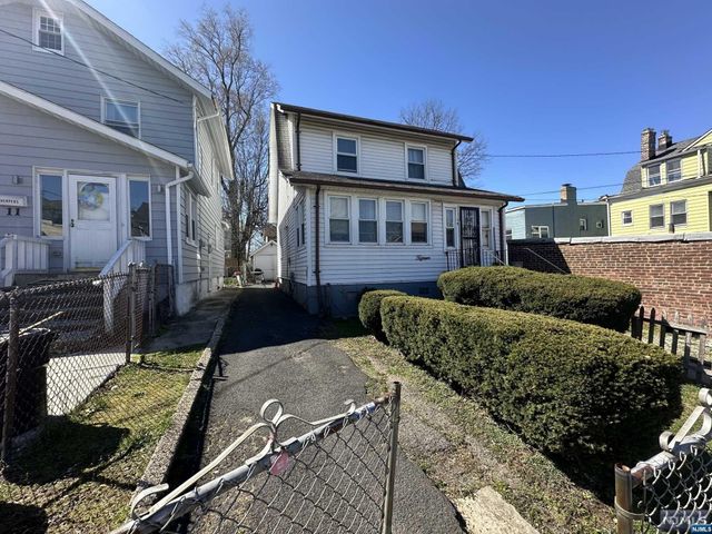 15 Herpers Street, Irvington, NJ 07111