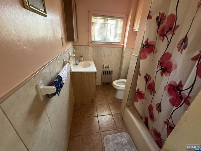 15 Herpers Street, Irvington, NJ 07111
