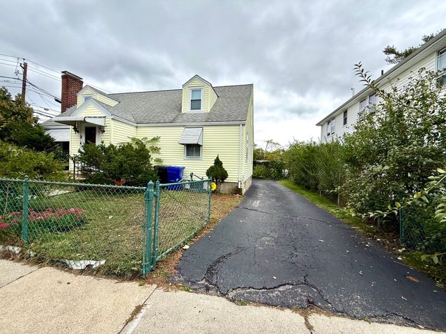 19 Brookdale Rd, Arlington, MA 02474