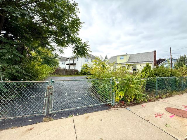 19 Brookdale Rd, Arlington, MA 02474