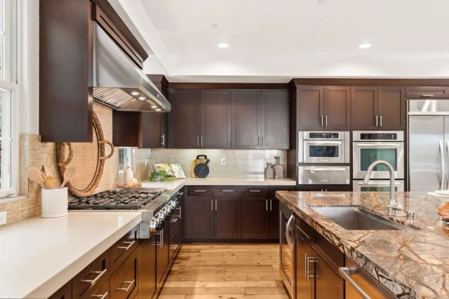1904 Sheridan Road, Encinitas, CA 92024