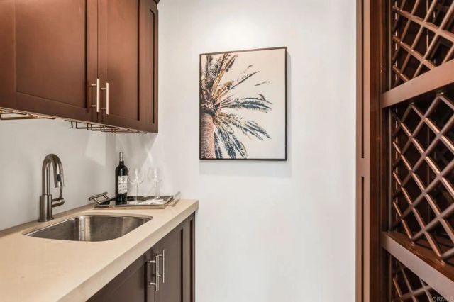 1904 Sheridan Road, Encinitas, CA 92024