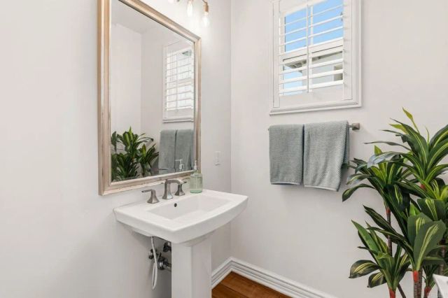 1904 Sheridan Road, Encinitas, CA 92024