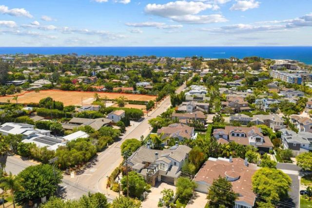 1904 Sheridan Road, Encinitas, CA 92024