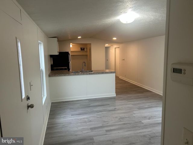 3 PLEASANT HILL AVE, Akron, PA 17501