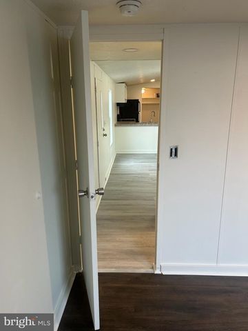 3 PLEASANT HILL AVE, Akron, PA 17501