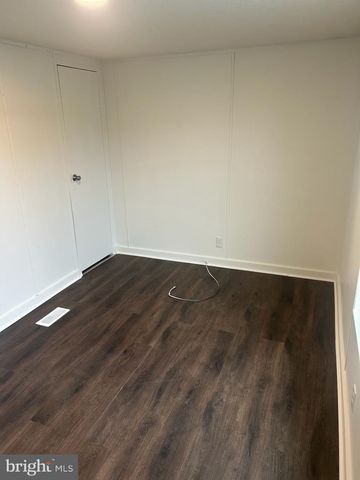 3 PLEASANT HILL AVE, Akron, PA 17501