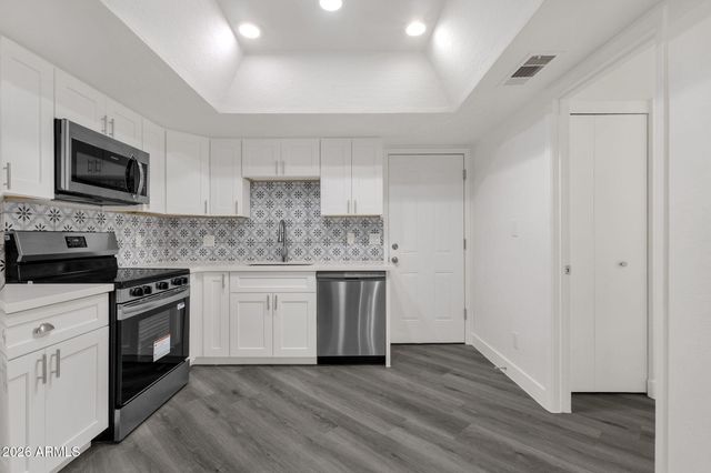 4126 W BOCA RATON Road, Phoenix, AZ 85053