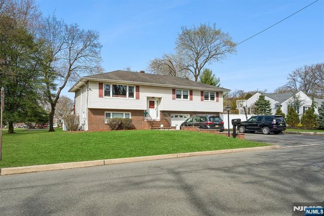 201 Rockland Avenue, River Vale, NJ 07675
