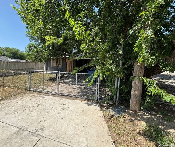 5911 W Cesar E Chavez, San Antonio, TX 78237