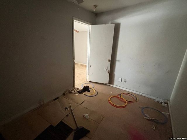 5911 W Cesar E Chavez, San Antonio, TX 78237