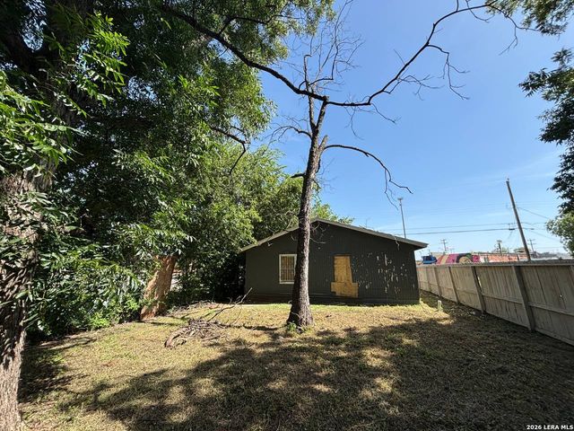 5911 W Cesar E Chavez, San Antonio, TX 78237
