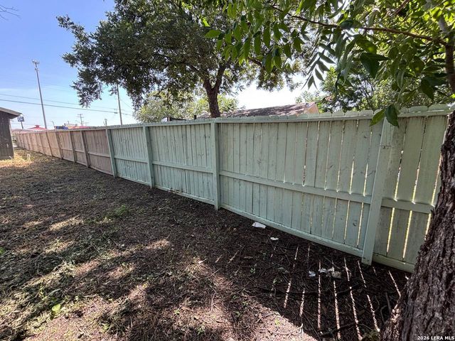 5911 W Cesar E Chavez, San Antonio, TX 78237