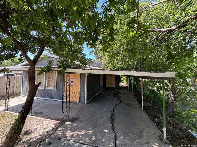 5911 W Cesar E Chavez, San Antonio, TX 78237