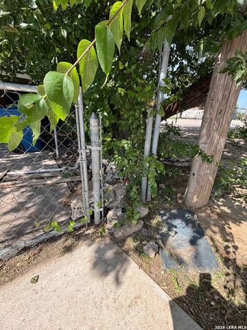 5911 W Cesar E Chavez, San Antonio, TX 78237