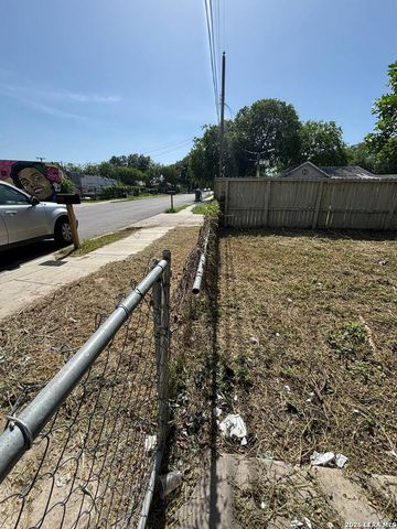 5911 W Cesar E Chavez, San Antonio, TX 78237