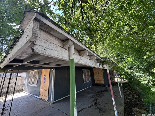 5911 W Cesar E Chavez, San Antonio, TX 78237