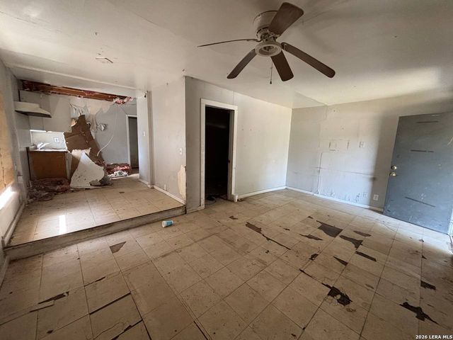 5911 W Cesar E Chavez, San Antonio, TX 78237