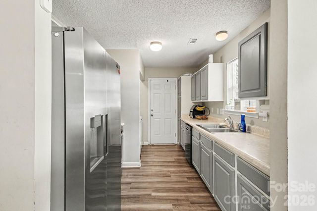 1240 Log Cabin Road, Charlotte, NC 28213