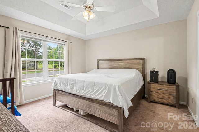 1240 Log Cabin Road, Charlotte, NC 28213