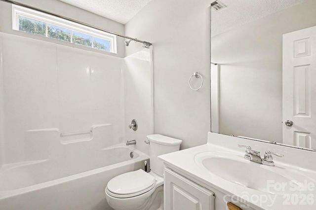 1240 Log Cabin Road, Charlotte, NC 28213