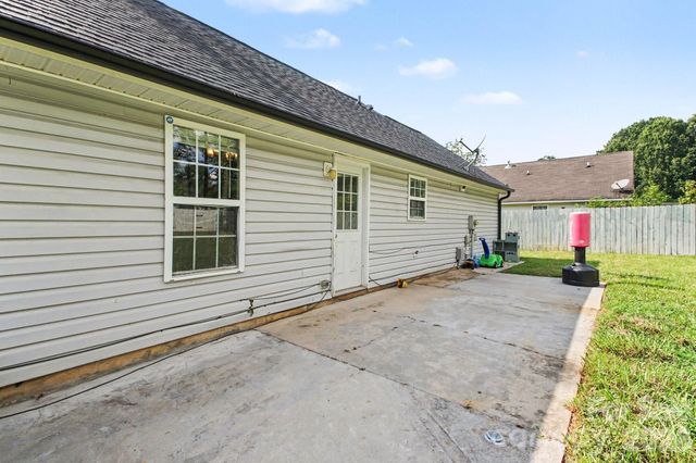 1240 Log Cabin Road, Charlotte, NC 28213