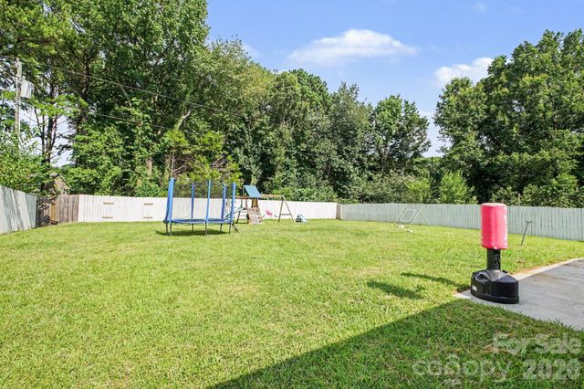 1240 Log Cabin Road, Charlotte, NC 28213