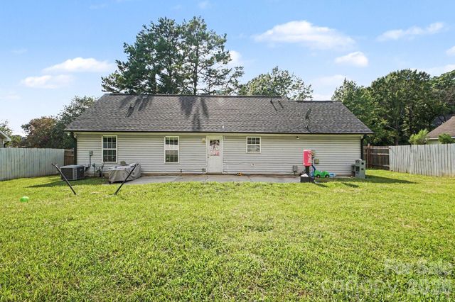 1240 Log Cabin Road, Charlotte, NC 28213