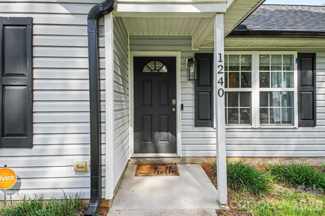 1240 Log Cabin Road, Charlotte, NC 28213