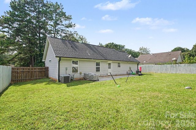 1240 Log Cabin Road, Charlotte, NC 28213