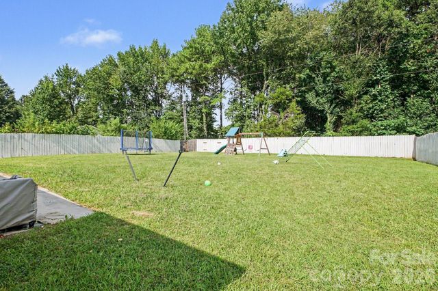 1240 Log Cabin Road, Charlotte, NC 28213