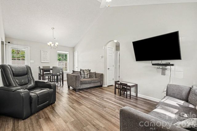 1240 Log Cabin Road, Charlotte, NC 28213