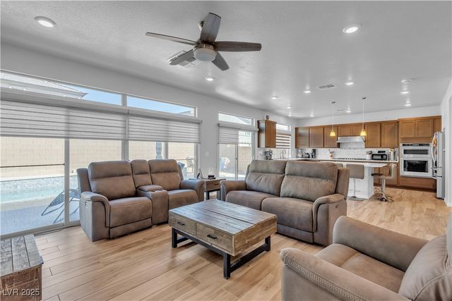 7296 Grace Estate Avenue, Las Vegas, NV 89113