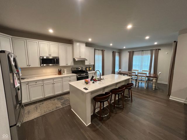 298 Larimar Drive, Whiteland, IN 46184