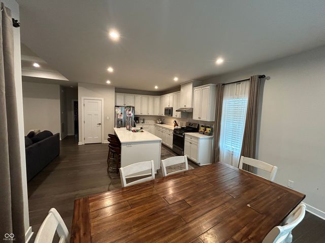 298 Larimar Drive, Whiteland, IN 46184
