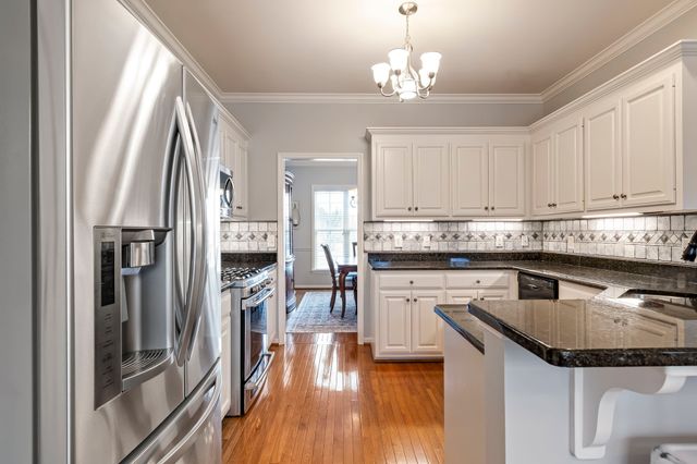 2848 Kaye Dr, Thompsons Station, TN 37179