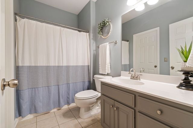 2848 Kaye Dr, Thompsons Station, TN 37179
