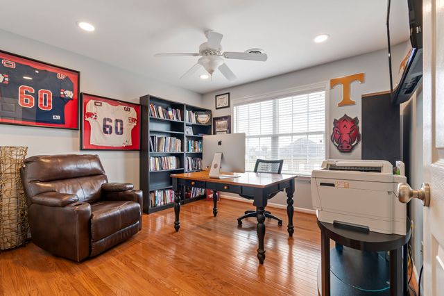 2848 Kaye Dr, Thompsons Station, TN 37179