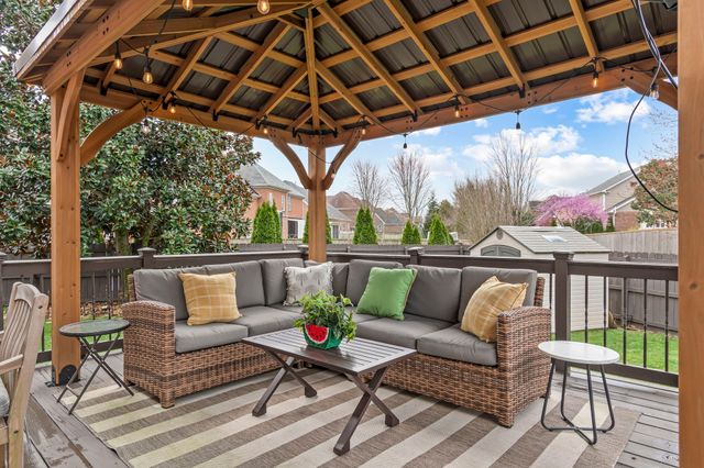 2848 Kaye Dr, Thompsons Station, TN 37179