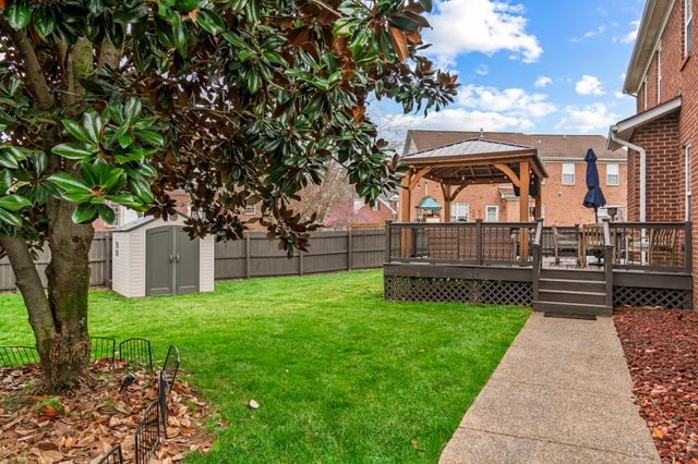 2848 Kaye Dr, Thompsons Station, TN 37179