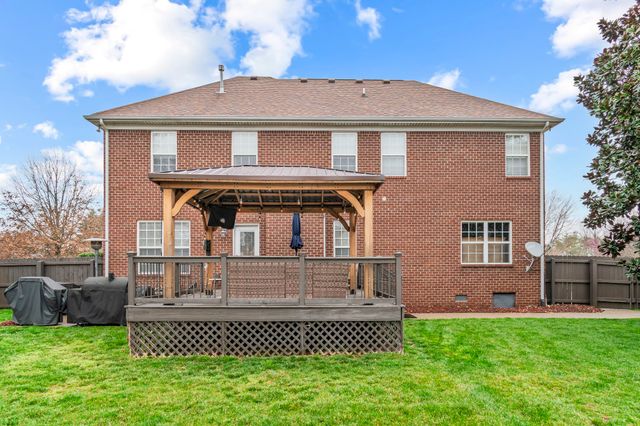 2848 Kaye Dr, Thompsons Station, TN 37179