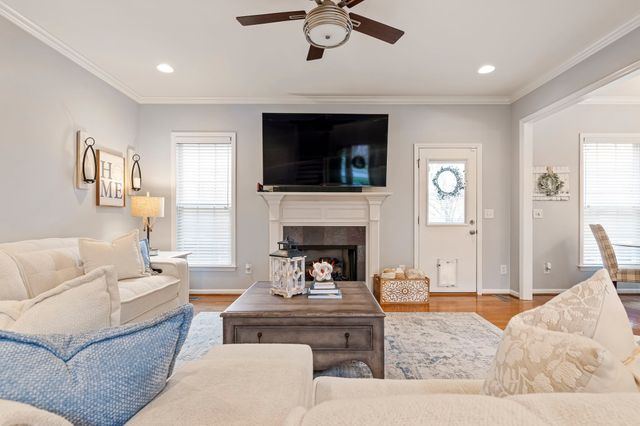 2848 Kaye Dr, Thompsons Station, TN 37179