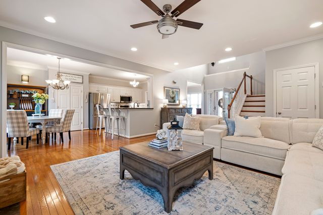 2848 Kaye Dr, Thompsons Station, TN 37179