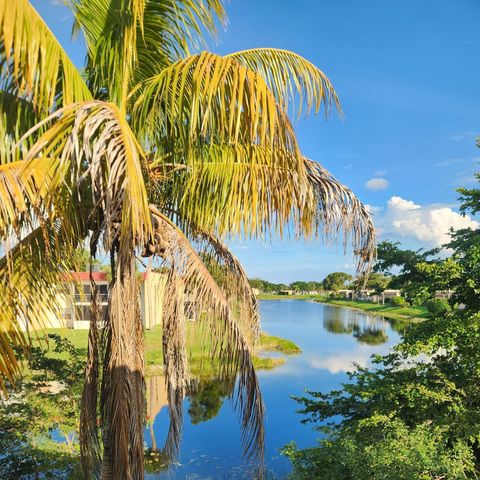 1520 Lake Crystal Drive F, West Palm Beach, FL 33411