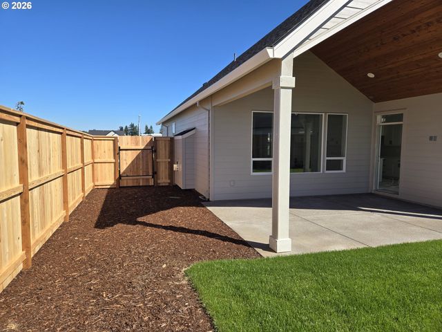 2017 Se 10TH Pl, Canby, OR 97013